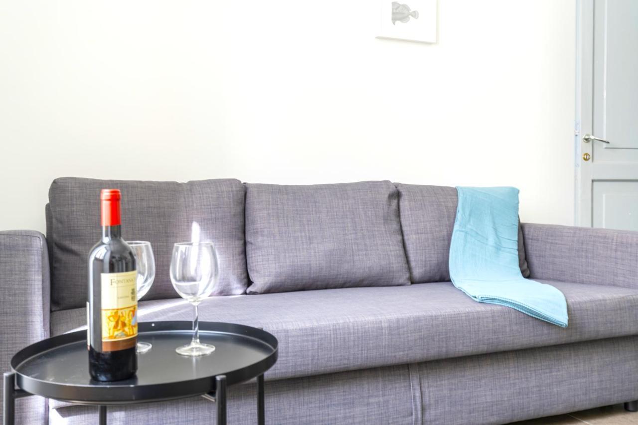 Hostly - Nicole Apartment Volturno- Full Rome Center Exteriör bild