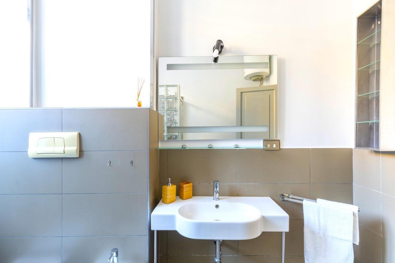 Hostly - Nicole Apartment Volturno- Full Rome Center Exteriör bild