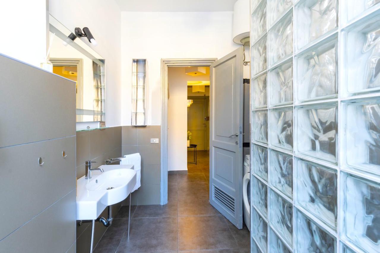 Hostly - Nicole Apartment Volturno- Full Rome Center Exteriör bild