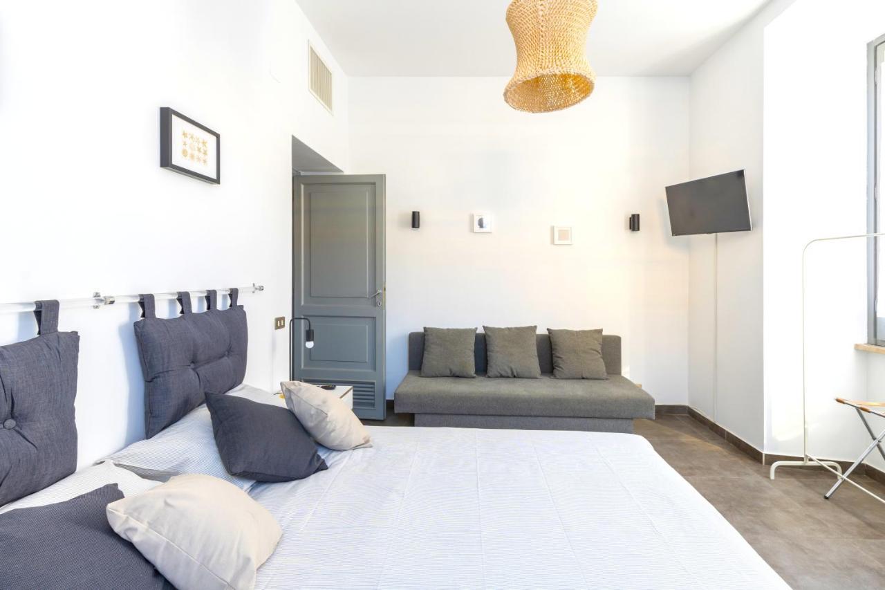 Hostly - Nicole Apartment Volturno- Full Rome Center Exteriör bild
