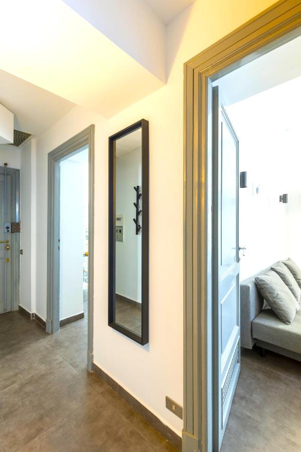 Hostly - Nicole Apartment Volturno- Full Rome Center Exteriör bild